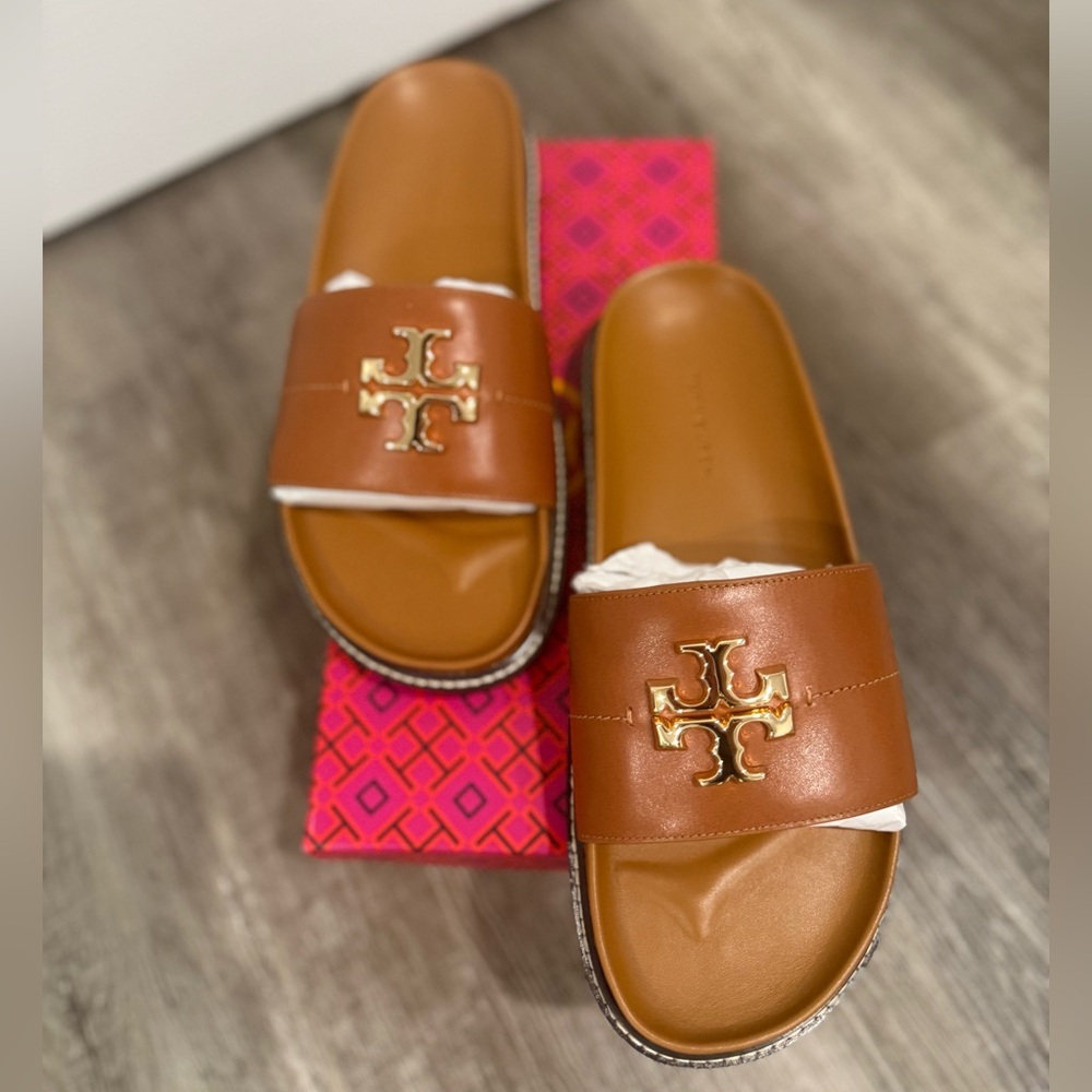 TORY BURCH EVERLY ANATOMIC LUG PARIS SLIDES IN BOURBON/COCONUT COLOR